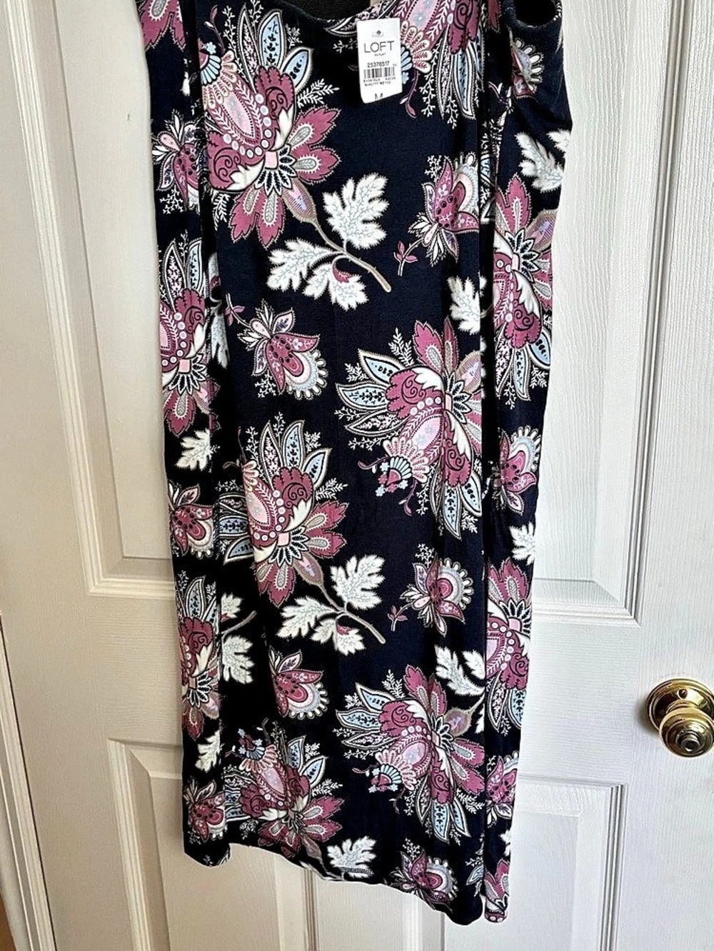 LOFT Floral Midi Skirt in Black & Pink Size Medium NWT